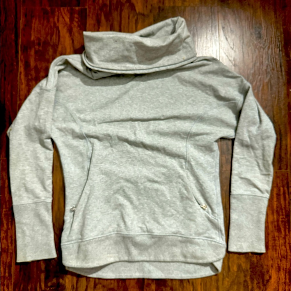 Lululemon Cowl Neck women’s Sweatshirt size 6